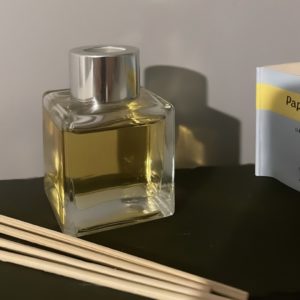 Diffuseur de parfum à batônnets "papier d'arménie"