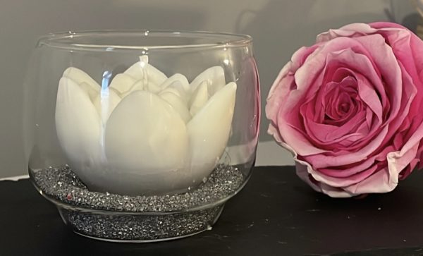 Bougie fleur de lotus dégradé de gris