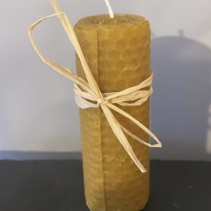 Bougie en cire d'abeille roulée