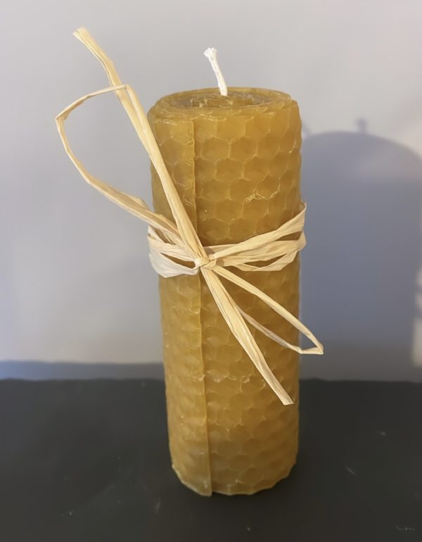 Bougie en cire d'abeille roulée