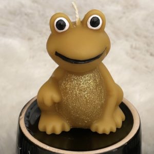 grenouille en cire d'abeille